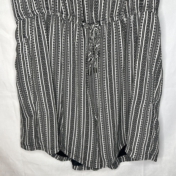 DR2 PRINT ROMPER (M) - Picture 2 of 8